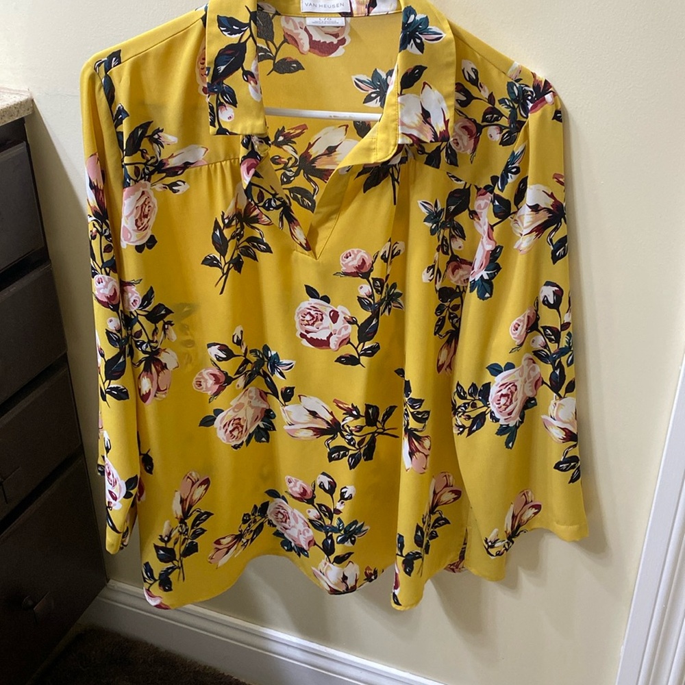 Van Heusen flowy top